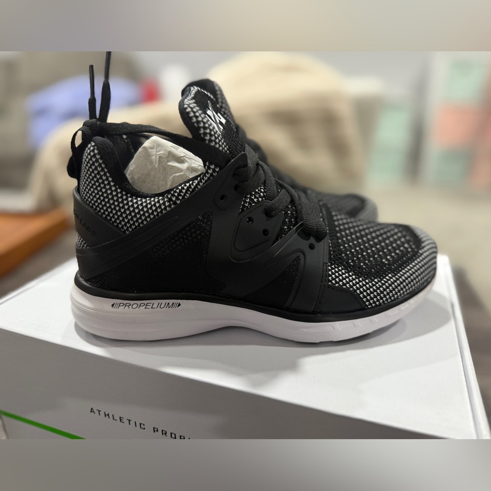 NWT-In Box APL Women's Ascend Sneakers - Picture 2 of 8